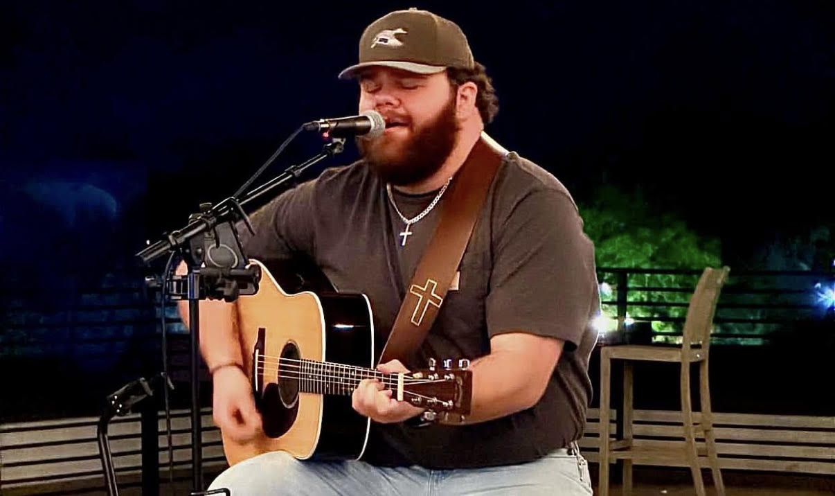 Walker Gainey Performing Live